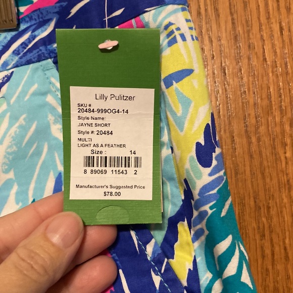 NWT Lilly Pulitzer shorts sized 14 - Picture 2 of 4